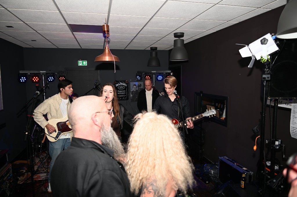 ../Images/10 jaar Ro's Barbershop 129.jpg